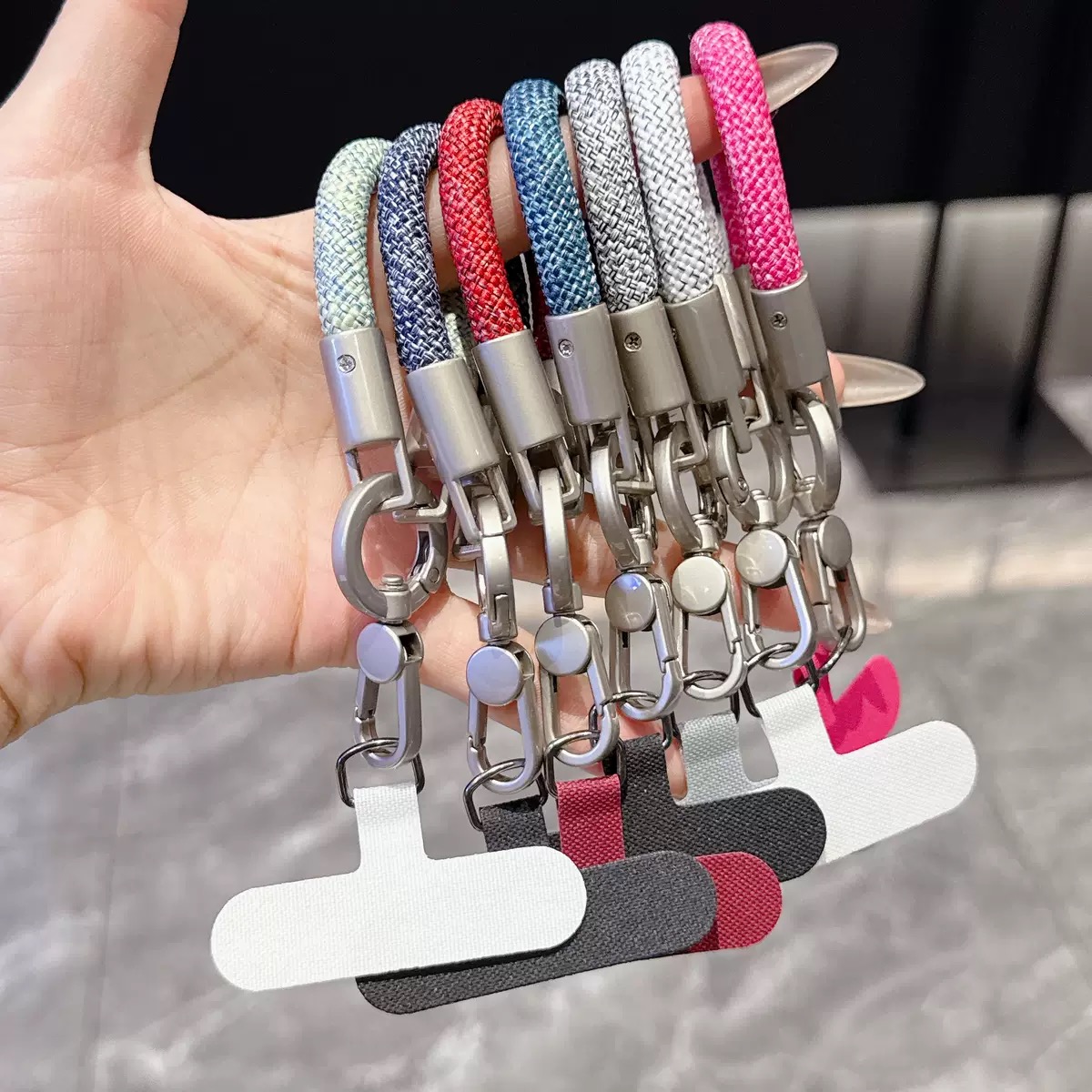 ユニバーサルキーホルダーランヤードメタルキーリングペンダント - Phone Accessories Keychain のレビューと価格