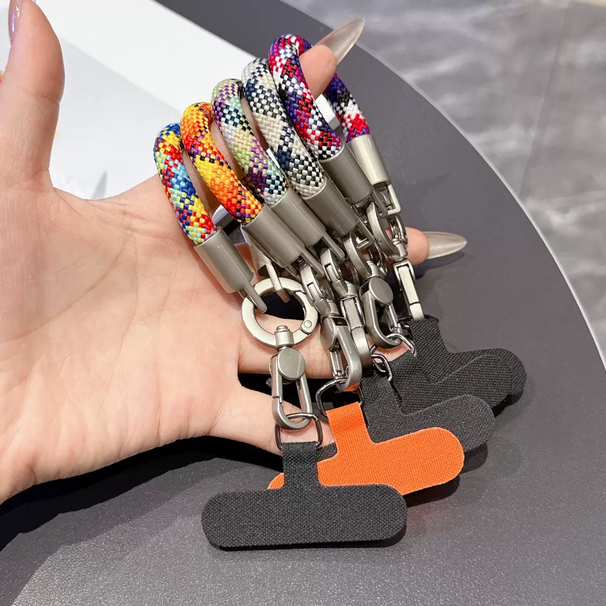 ユニバーサルキーホルダーランヤードメタルキーリングペンダント - Phone Accessories Keychain のレビューと価格