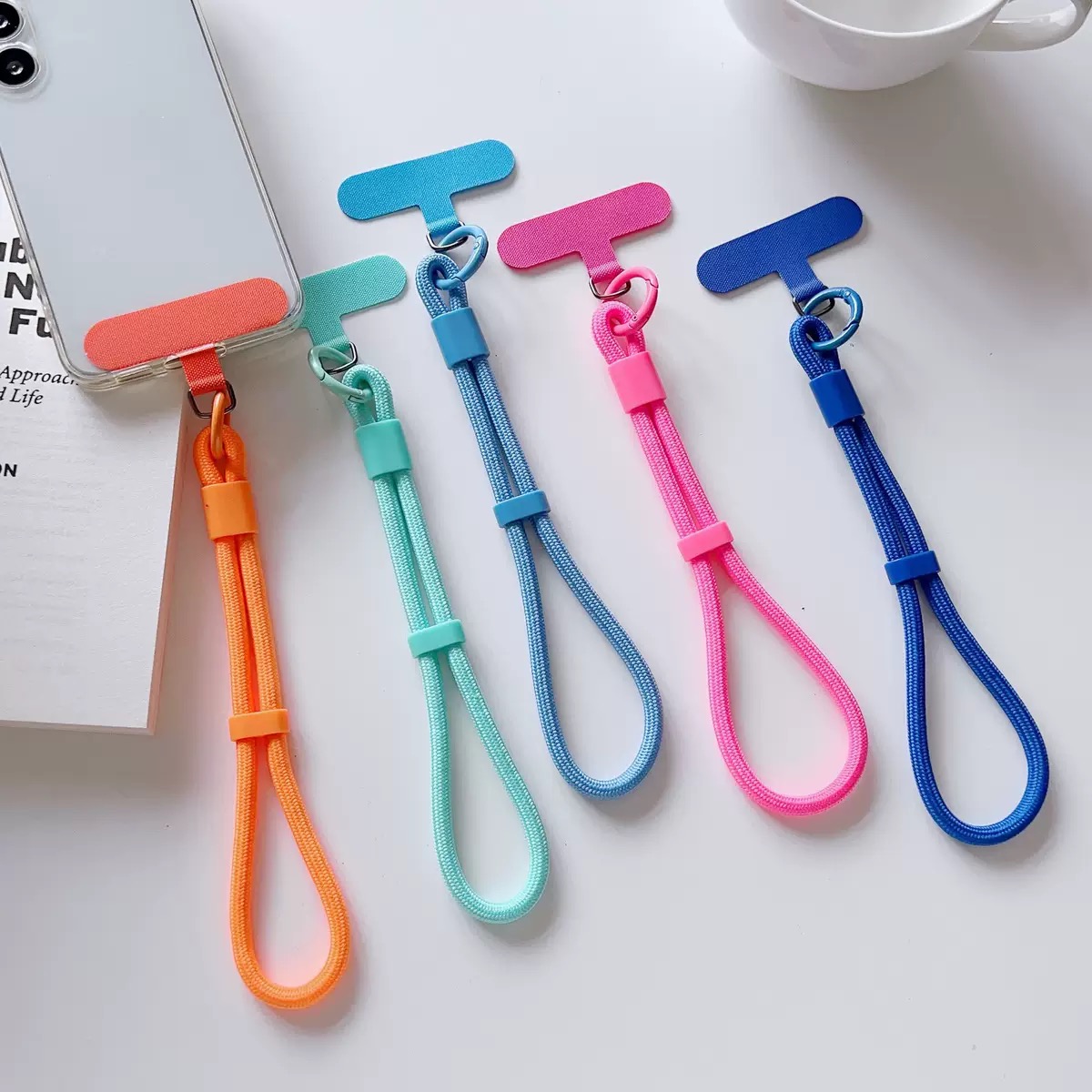 ファッションキャンディーカラー携帯電話ストラップ調節可能なリ - Phone Accessories Keychain のレビューと価格