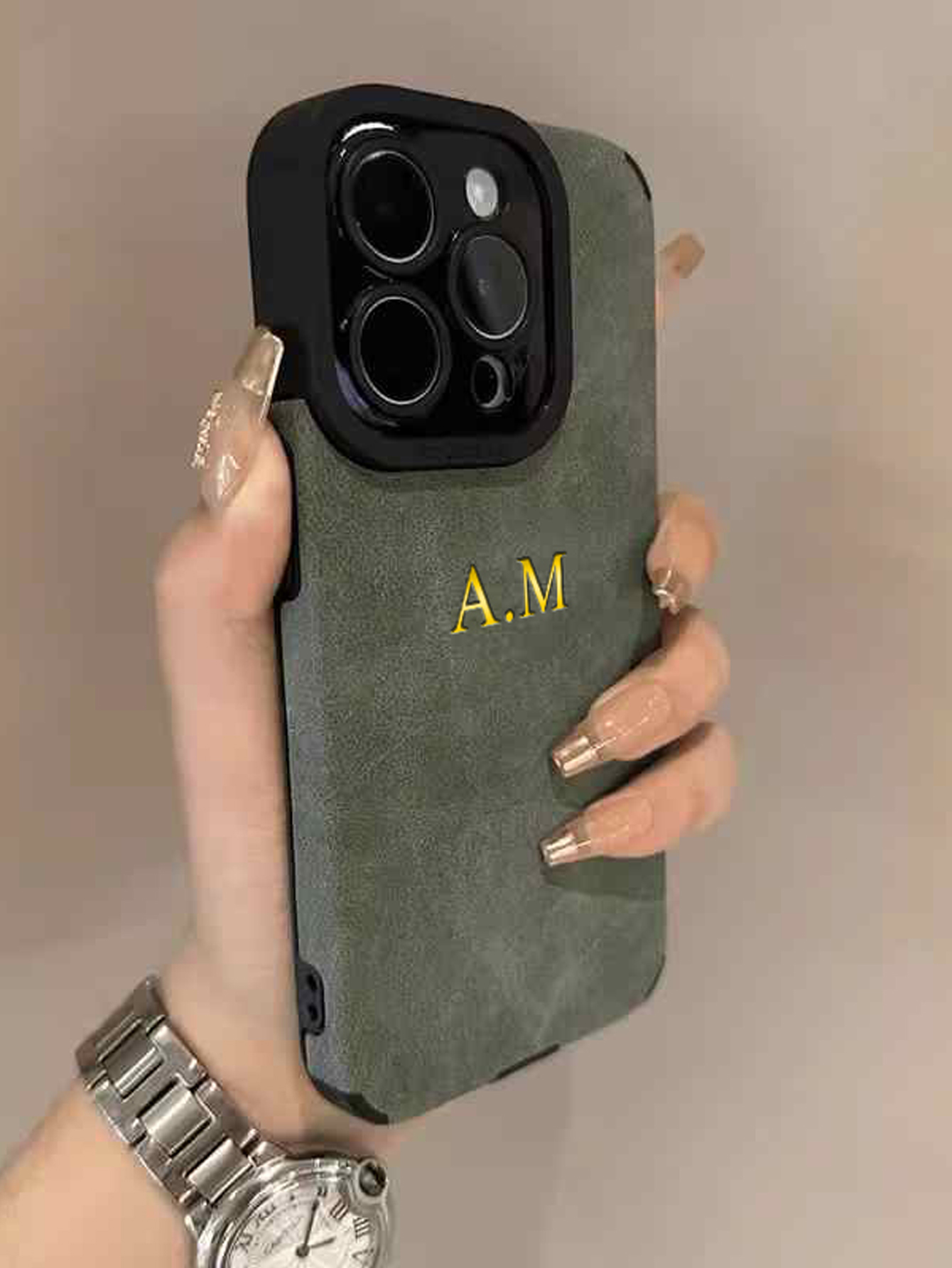 高級ラムスキンレザー製、イニシャル・名前入りカスタムケース  - Phone Accessories Names のレビューと価格